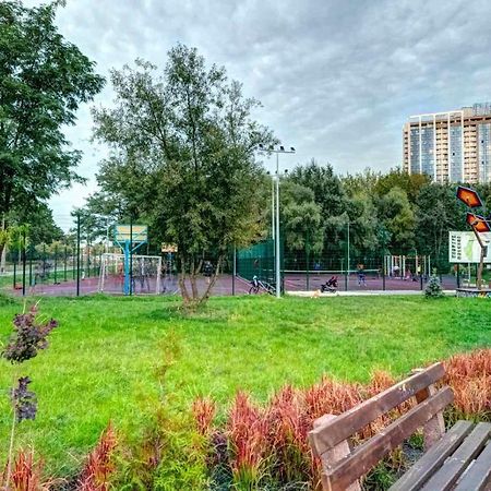 קייב Modern Apartment Near Park מראה חיצוני תמונה