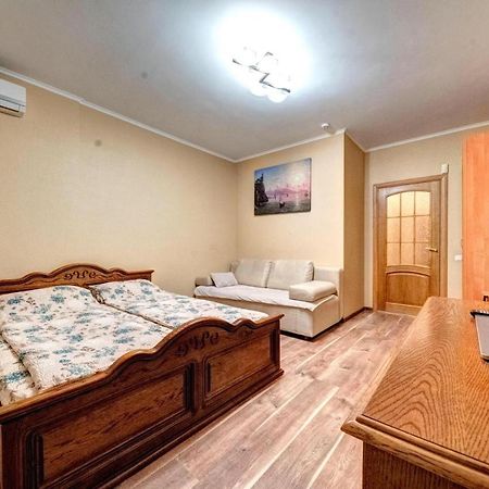 קייב Modern Apartment Near Park מראה חיצוני תמונה