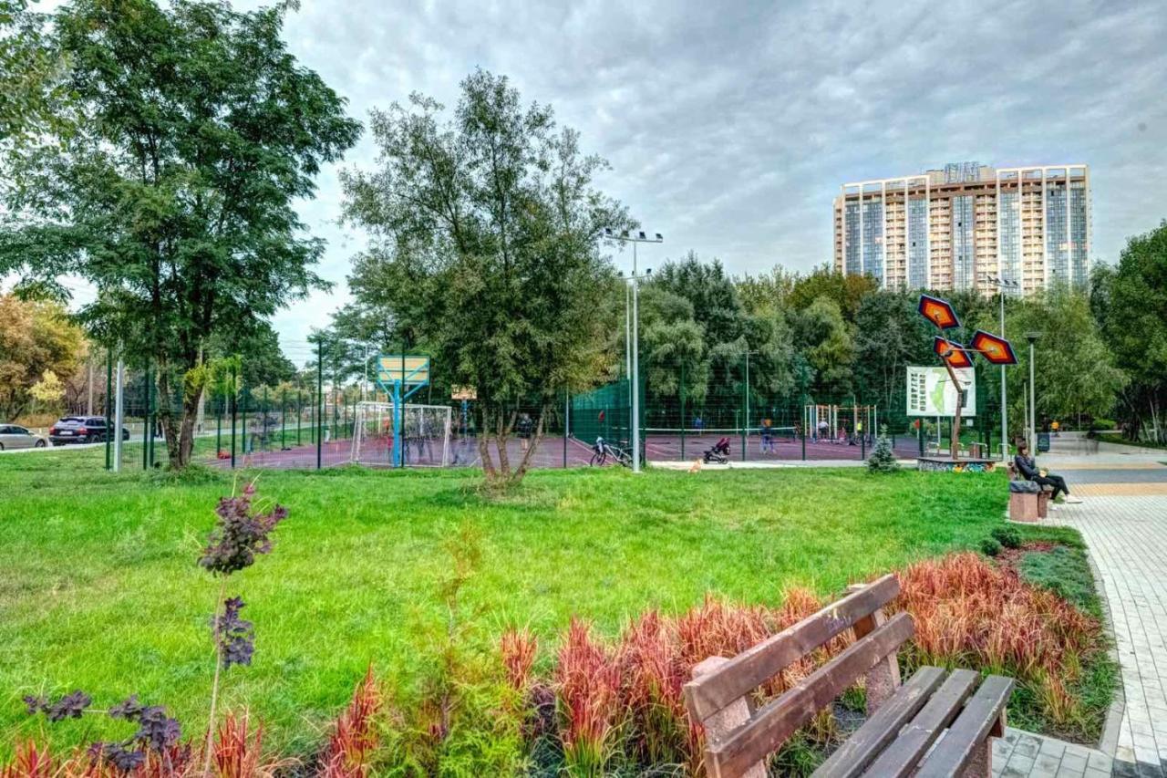 קייב Modern Apartment Near Park מראה חיצוני תמונה
